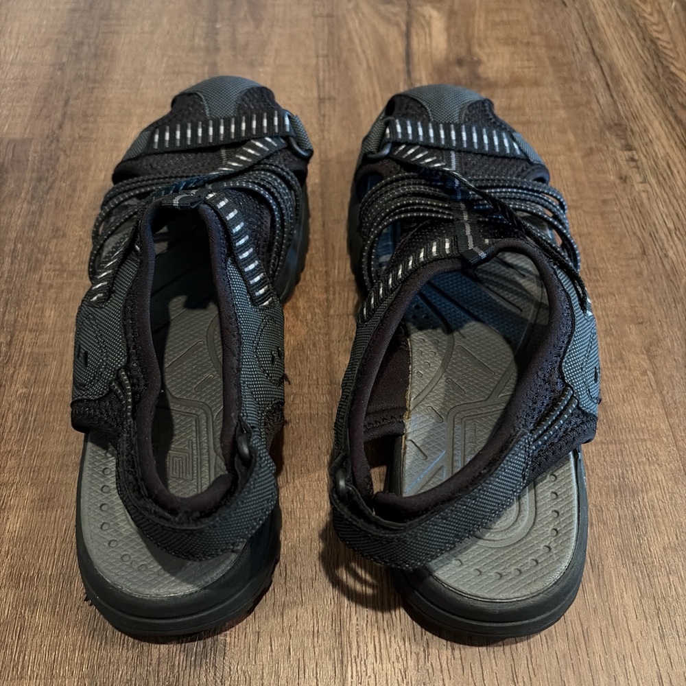 Kohl's Black Textured Sole Sandals